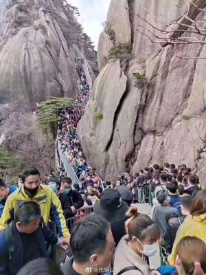 今日黄山为何“秩序井然”？防游客扎堆需落实错峰思路